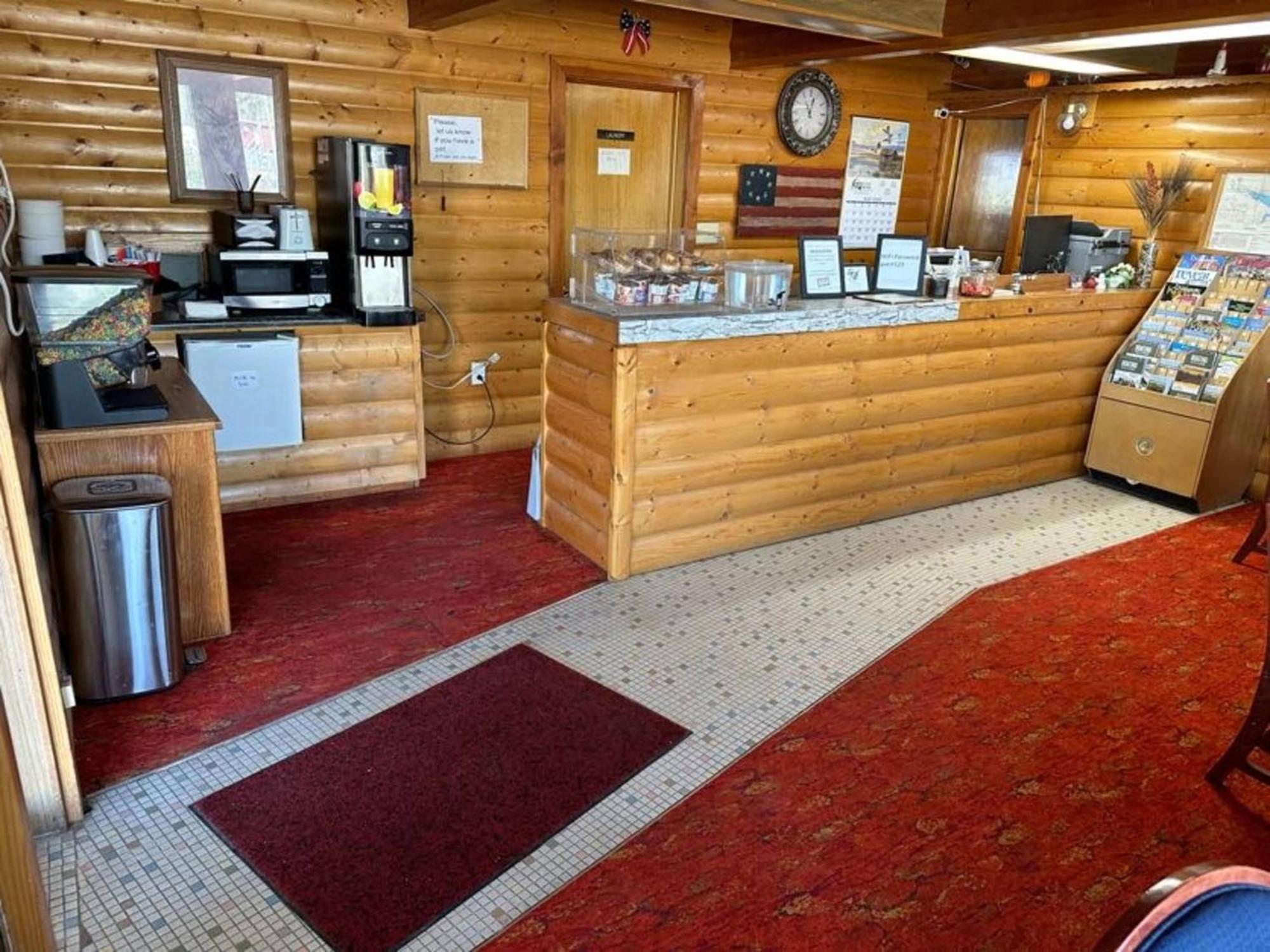 Love Hotels Western Holiday By Oyo At Harlan Lake Ne Alma Екстериор снимка