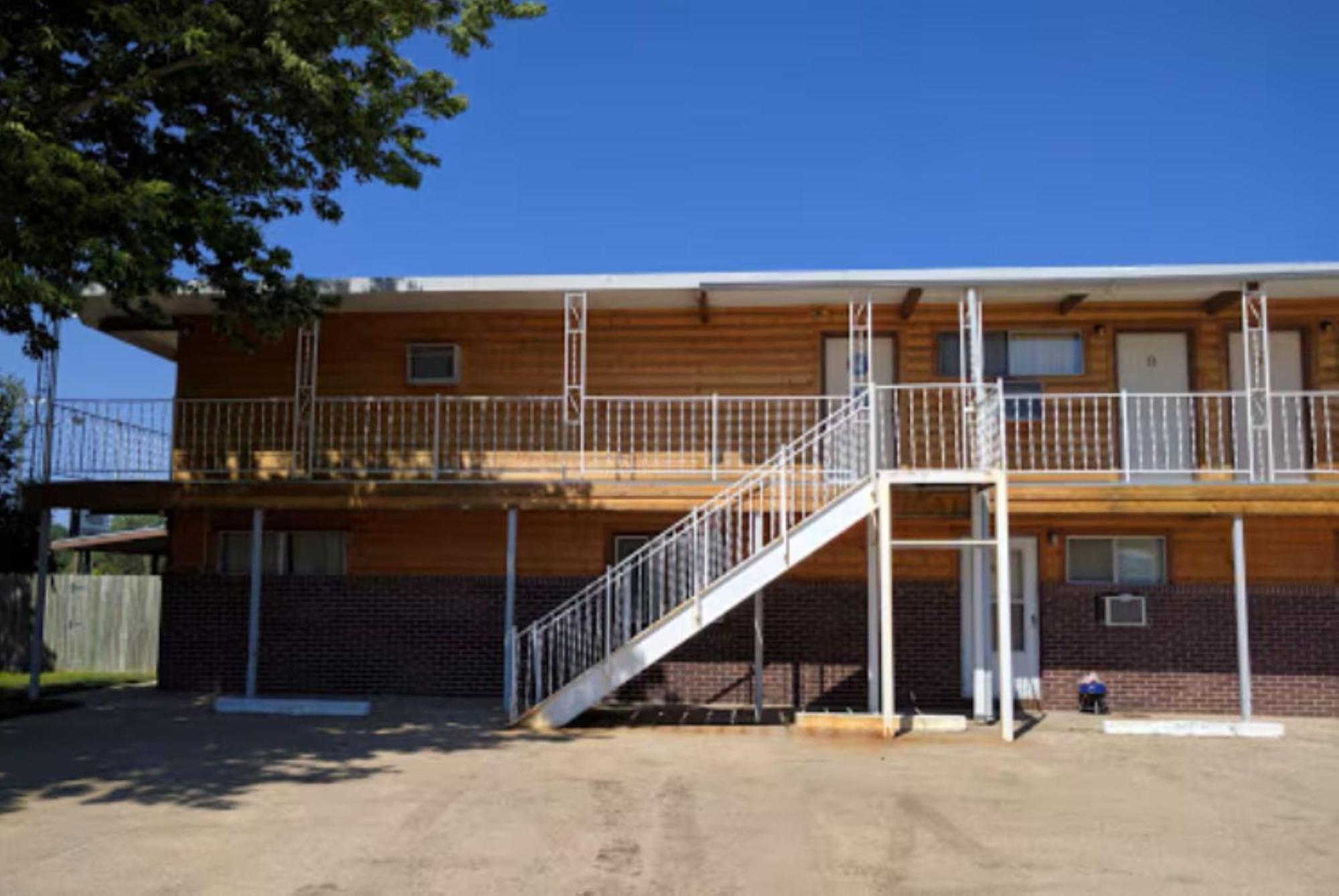 Love Hotels Western Holiday By Oyo At Harlan Lake Ne Alma Екстериор снимка