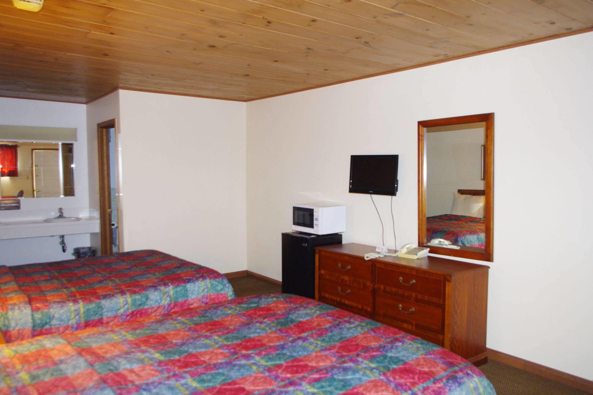 Love Hotels Western Holiday By Oyo At Harlan Lake Ne Alma Екстериор снимка